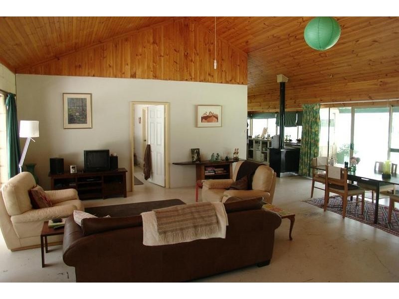 537 Caves Road, Marybrook WA 6280