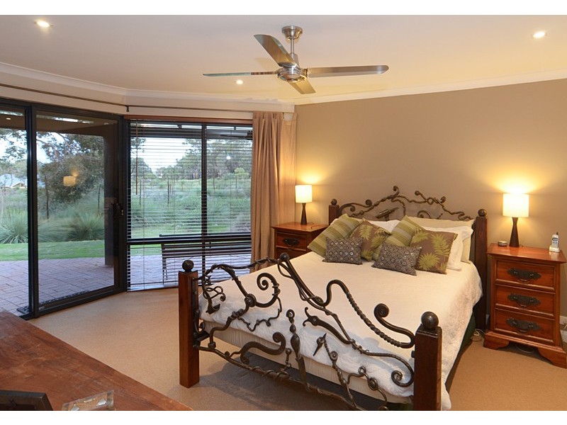 76 Quedjinup Drive, Quedjinup WA 6281