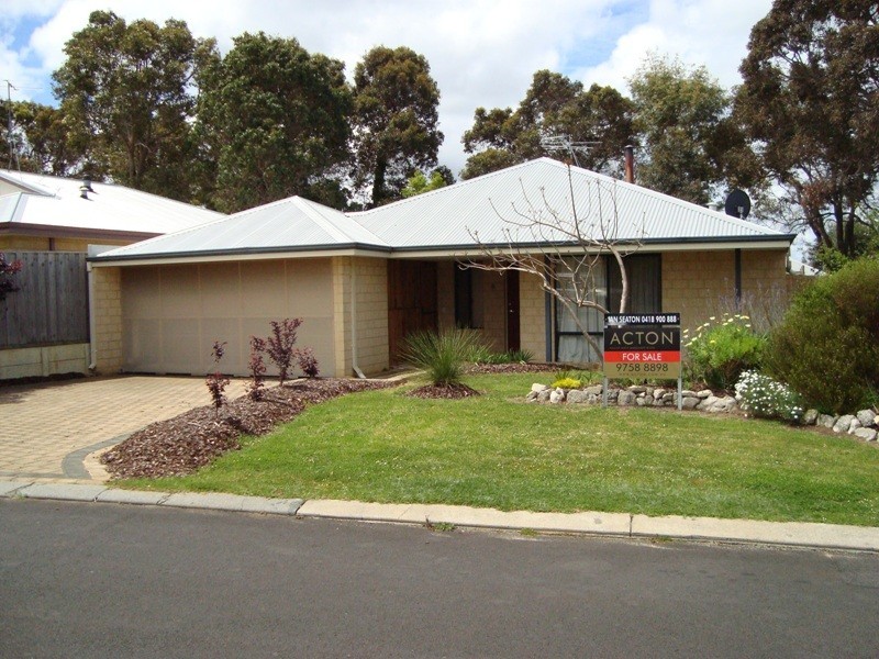 9 Village Green, Margaret River WA 6285