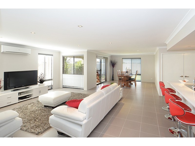 43 Hawker Approach, Busselton WA 6280