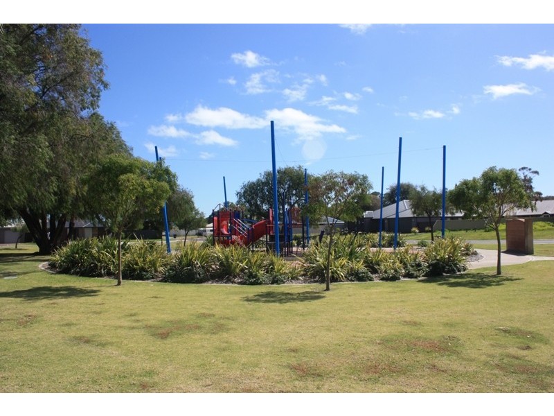 1 Finch Street, Broadwater WA 6280