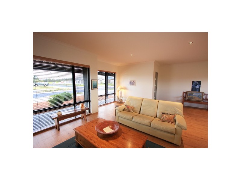 591 St Michaels Parkway, Dunsborough WA 6281