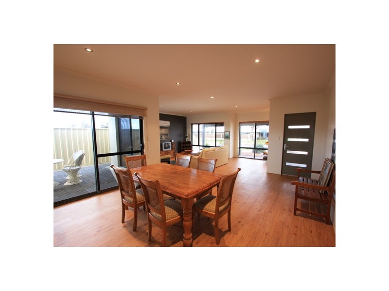 591 St Michaels Parkway, Dunsborough WA 6281