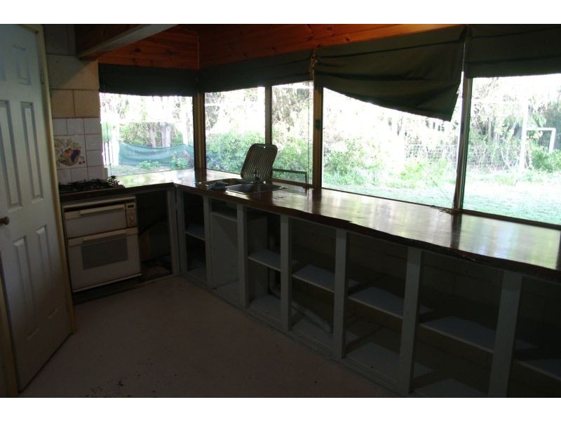 537 Caves Road, Marybrook WA 6280