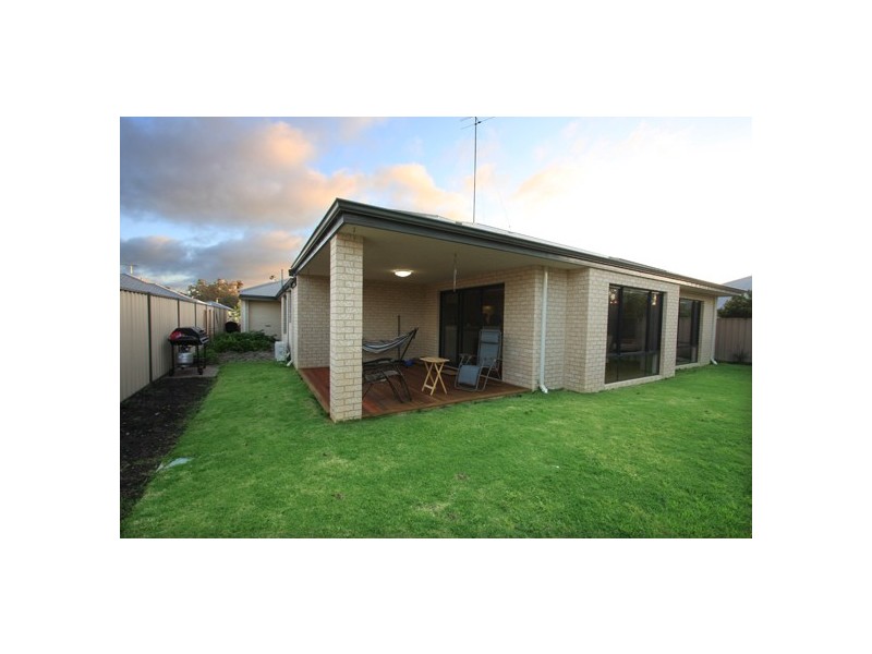 15 Murdoch Way, Abbey WA 6280