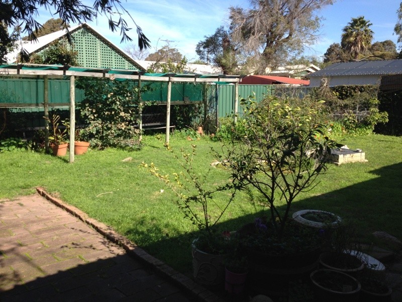 8 Armstrong Place, Dunsborough WA 6281