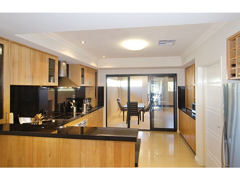 4 Earnshaw Road, West Busselton WA 6280