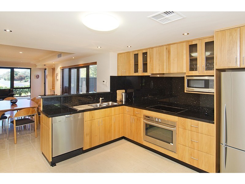 4 Earnshaw Road, West Busselton WA 6280