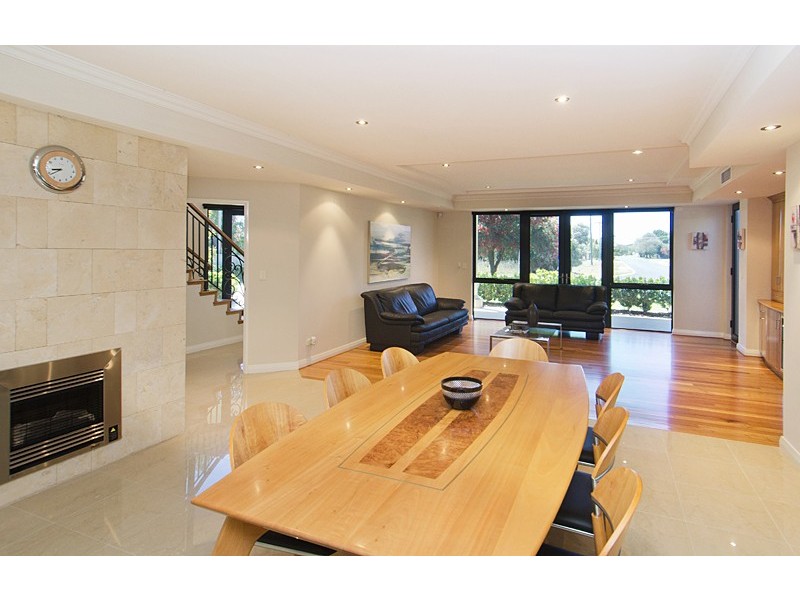 4 Earnshaw Road, West Busselton WA 6280