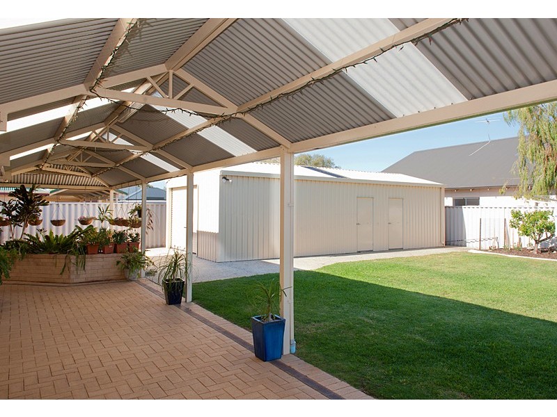 24 Broadwater Boulevard, Broadwater WA 6280