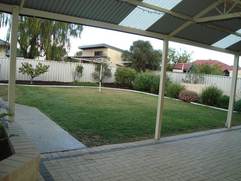 24 Broadwater Boulevard, Broadwater WA 6280