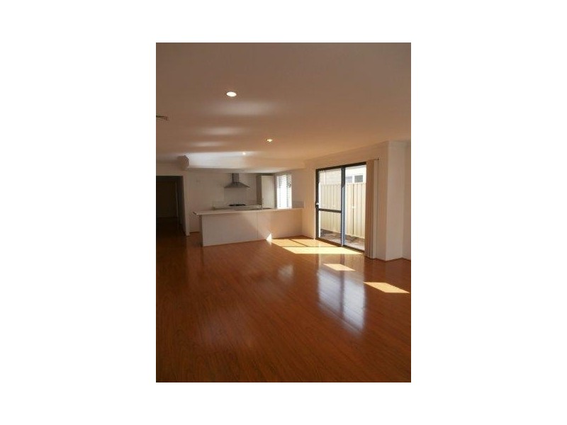 B/6 Flinders Crescent, Abbey WA 6280