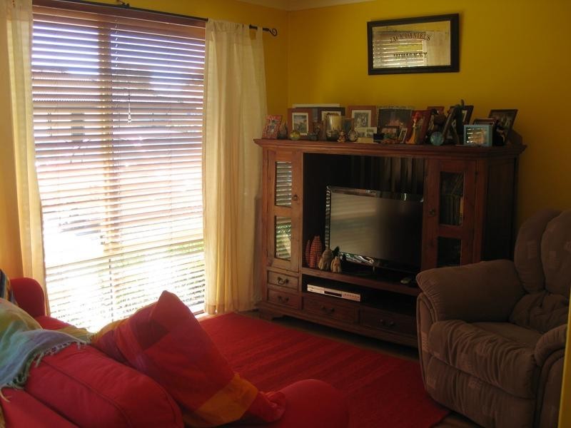 25 Honeyeater Cres, Geographe WA 6280