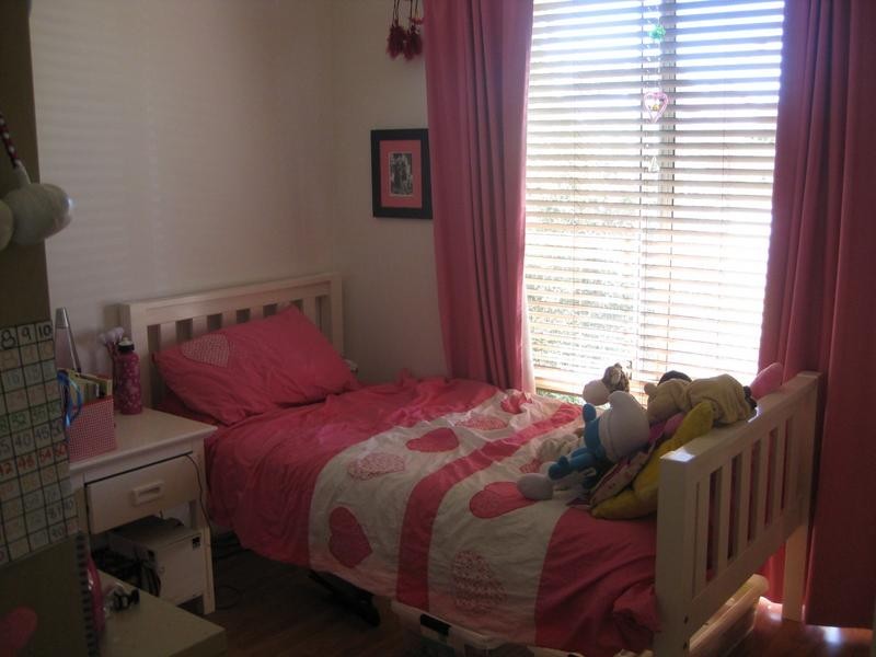 25 Honeyeater Cres, Geographe WA 6280