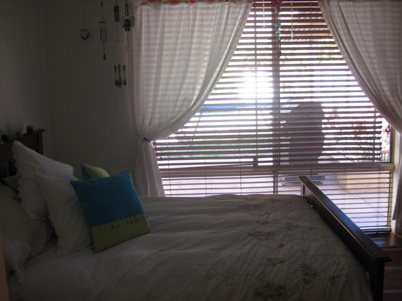 25 Honeyeater Cres, Geographe WA 6280