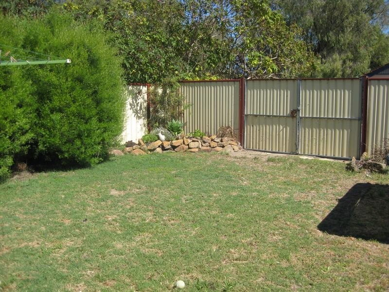 25 Honeyeater Cres, Geographe WA 6280