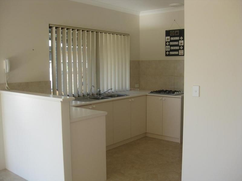 8 Captain Gill Brace, Busselton WA 6280