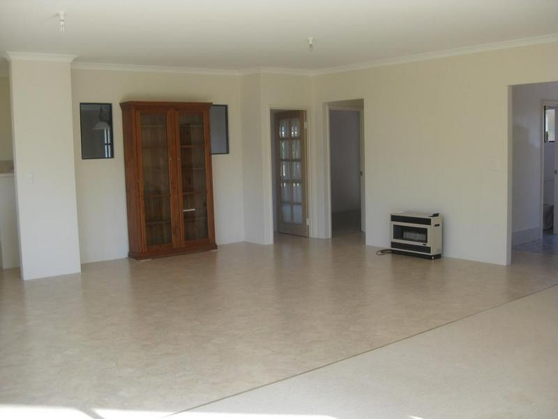 8 Captain Gill Brace, Busselton WA 6280