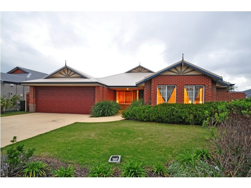 16 Marsupial Bend, Abbey WA 6280