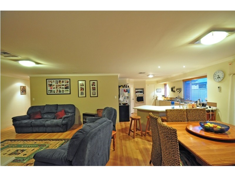 16 Marsupial Bend, Abbey WA 6280