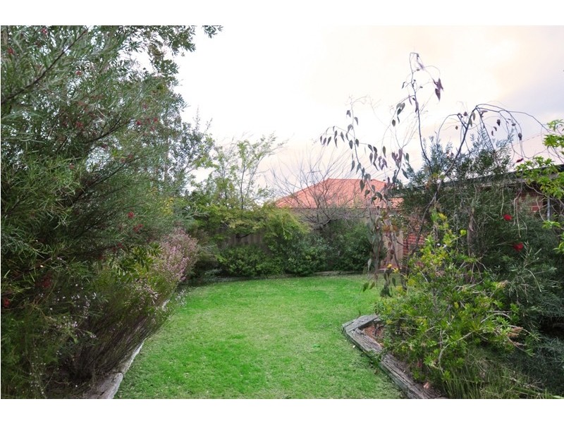 16 Marsupial Bend, Abbey WA 6280