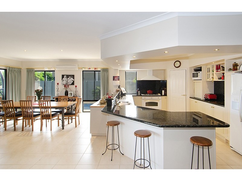 33 Lanyard Boulevard, Geographe WA 6280