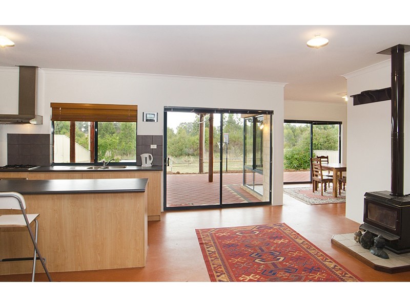 43 Duggan Drive, Cowaramup WA 6284