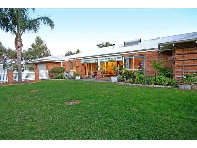 37 Kalgaritch Avenue, Busselton WA 6280