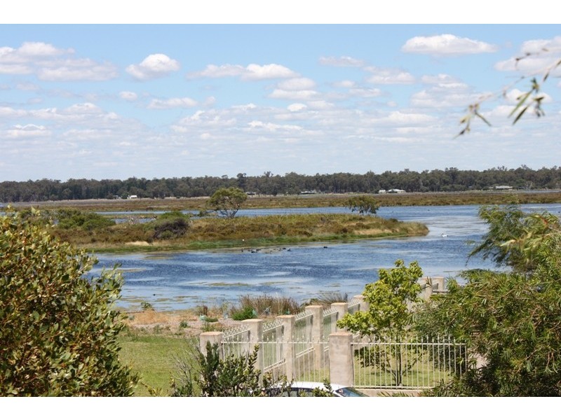 15 Estuary View Drive, Wonnerup WA 6280
