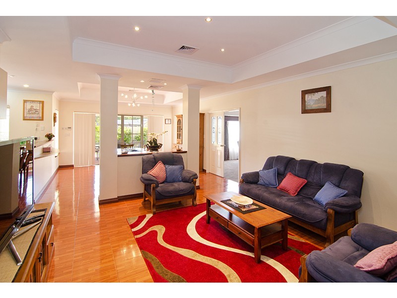 8 Canola Grove, Busselton WA 6280