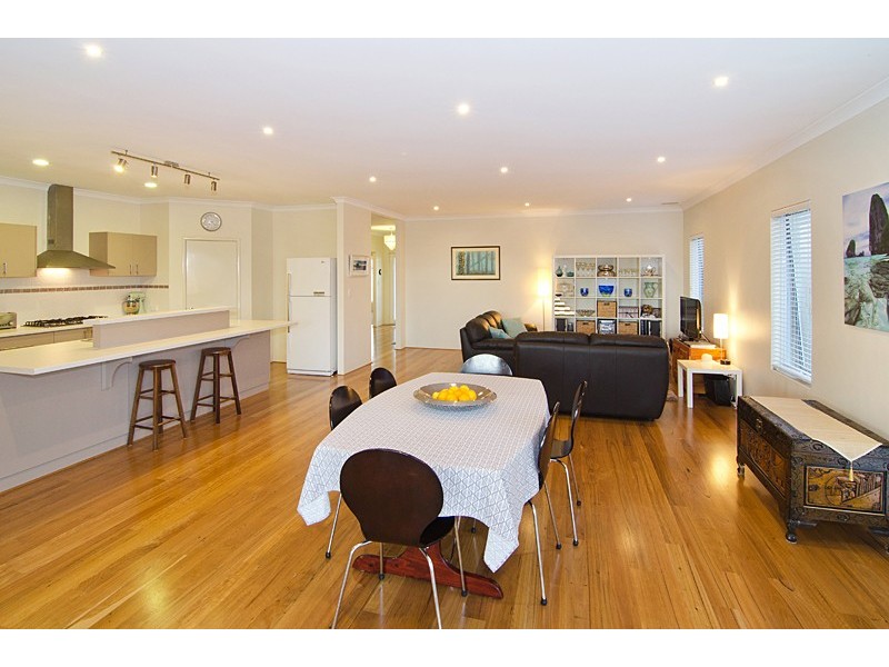 10 Stockyard Lane, Geographe WA 6280