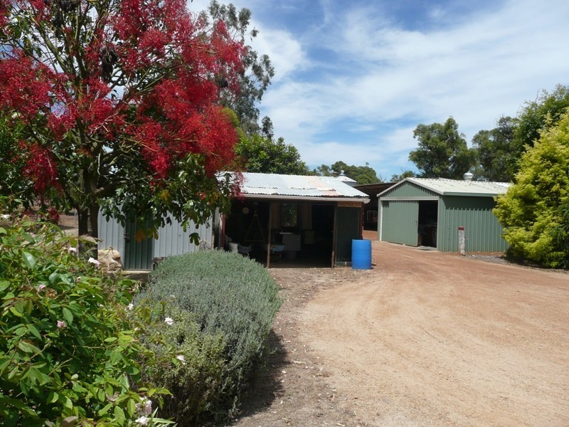 123 Silverwood Road, Metricup WA 6280