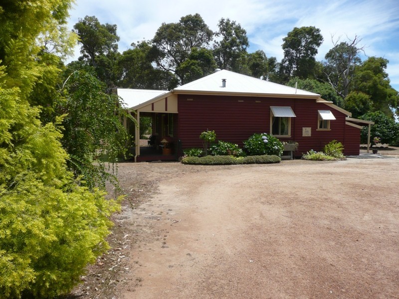 123 Silverwood Road, Metricup WA 6280