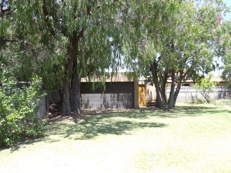 4 Derek Street, West Busselton WA 6280