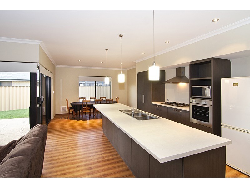 4 Provincia Parade, Yalyalup WA 6280