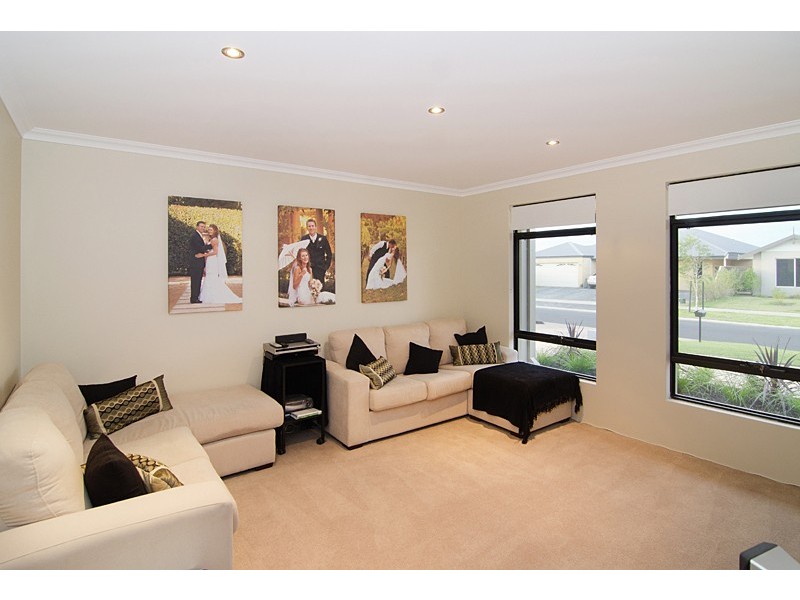 4 Provincia Parade, Yalyalup WA 6280