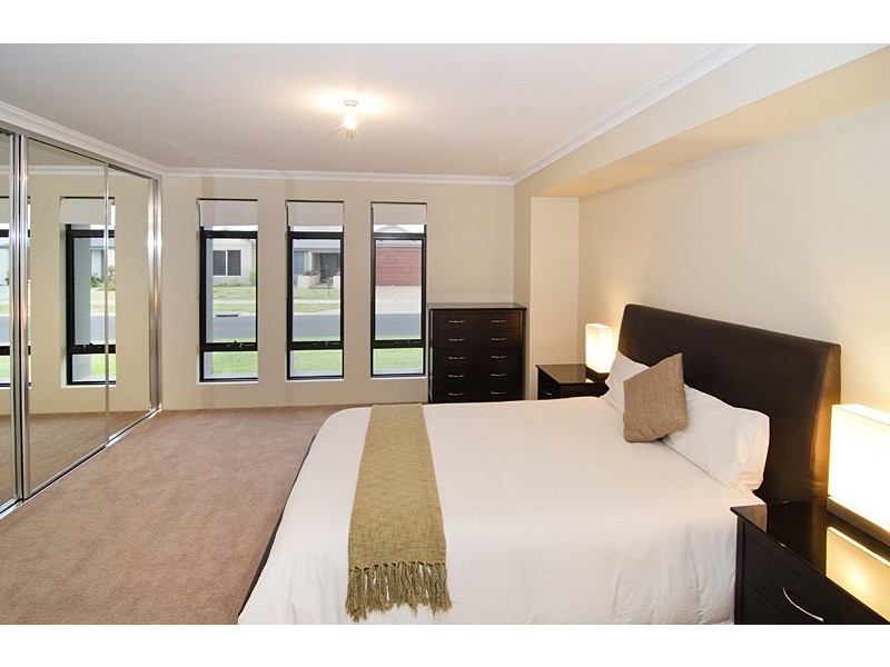 4 Provincia Parade, Yalyalup WA 6280