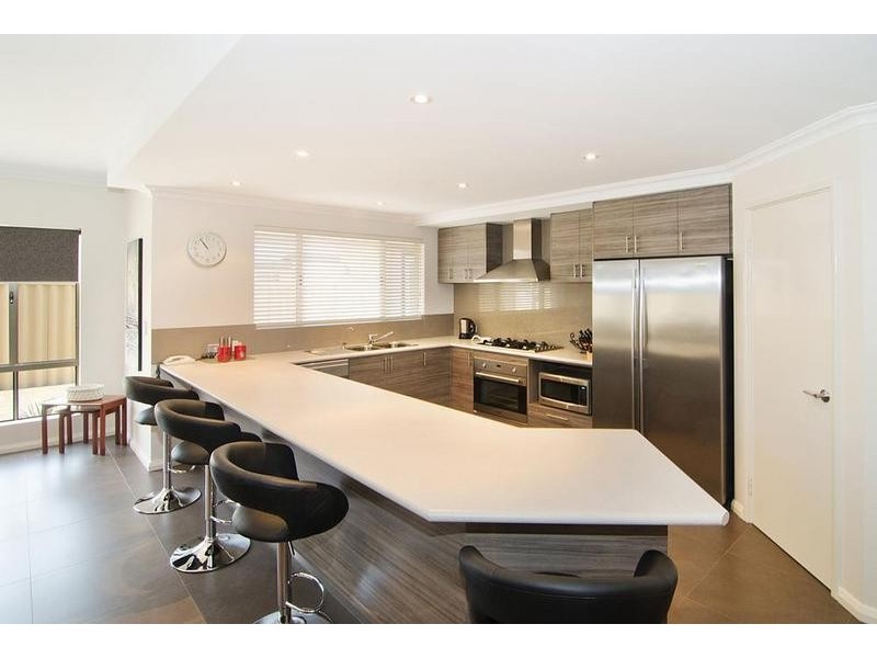 102 Hawker Approach, Yalyalup WA 6280