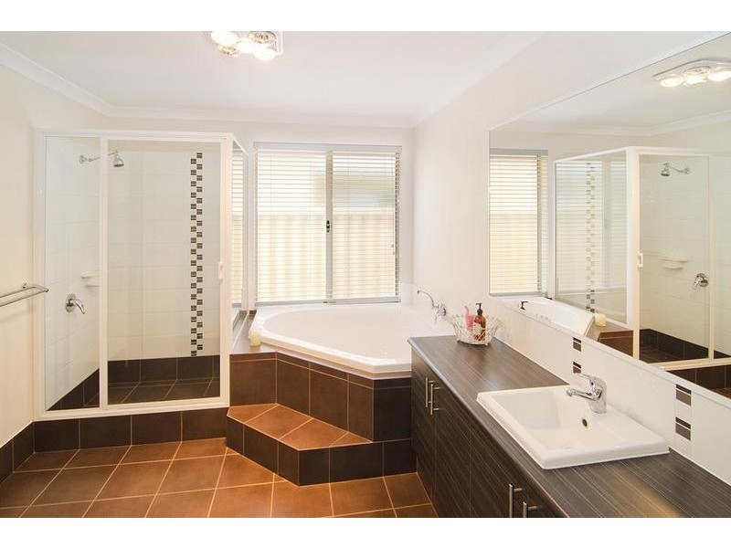 102 Hawker Approach, Yalyalup WA 6280