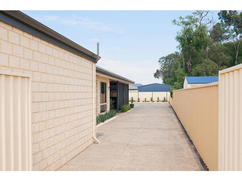 102 Hawker Approach, Yalyalup WA 6280