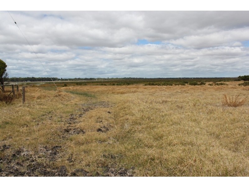 4 Ballarat Road, Wonnerup WA 6280