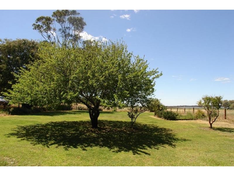 434 Forrest Beach Road, Wonnerup WA 6280