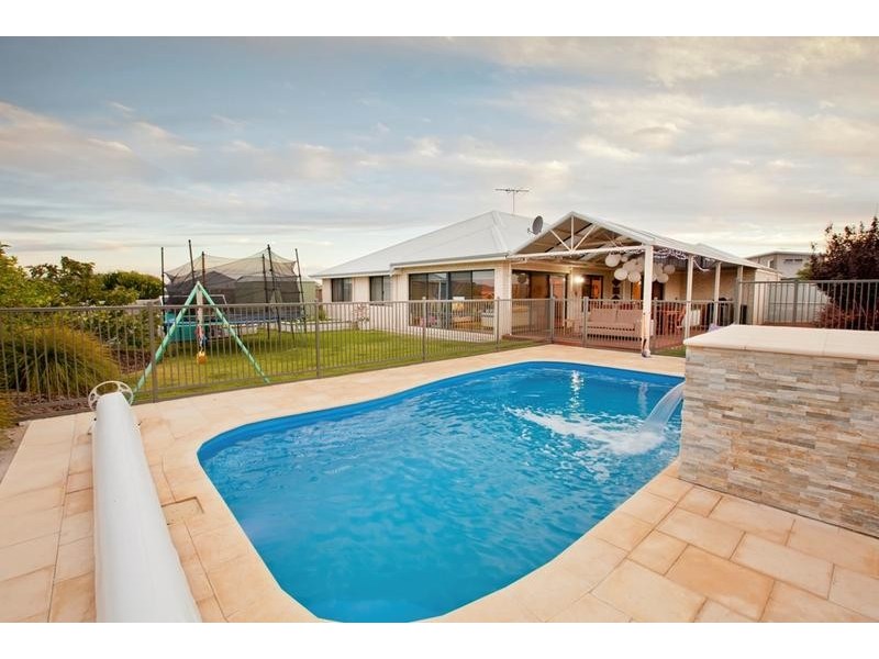 6 Amiro Street, Dunsborough WA 6281