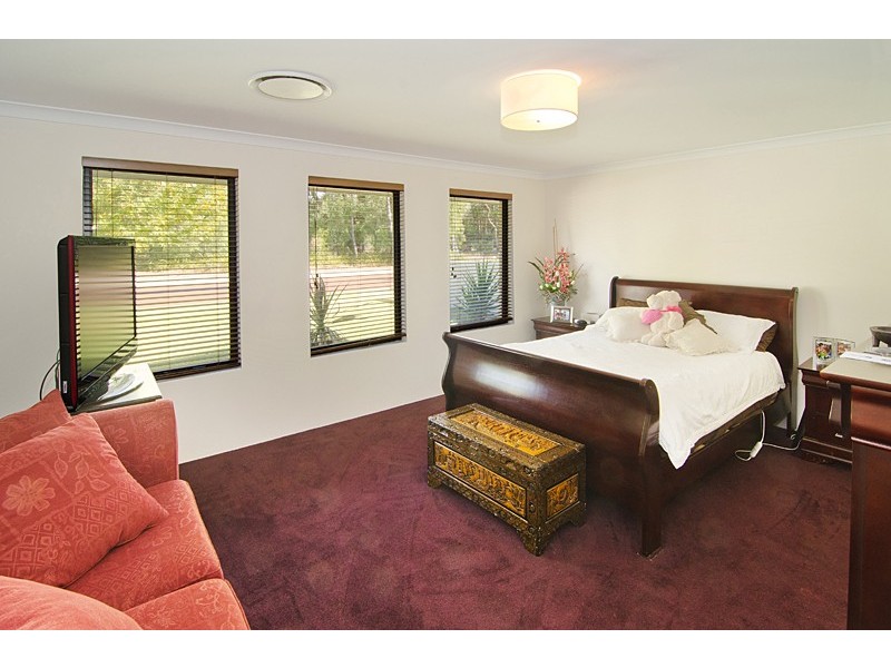 4 Pickmore Circus, West Busselton WA 6280