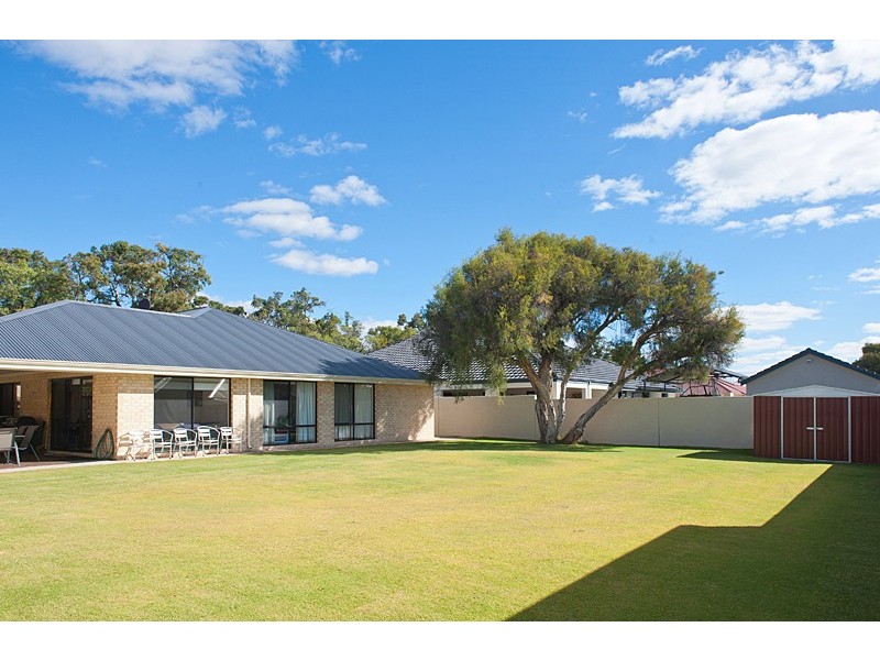 4 Pickmore Circus, West Busselton WA 6280