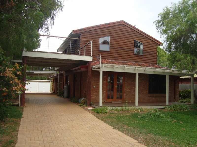 16 Averil Street, Abbey WA 6280