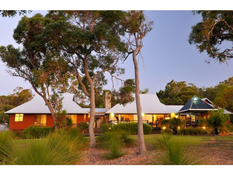 96 Sonning Loop, Yallingup WA 6282