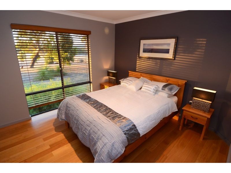 96 Sonning Loop, Yallingup WA 6282