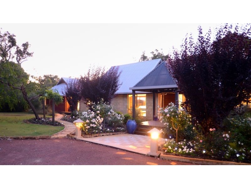 96 Sonning Loop, Yallingup WA 6282