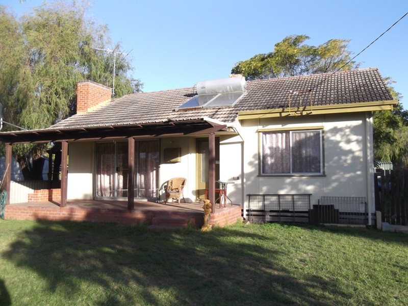 4 Peake Street, Busselton WA 6280